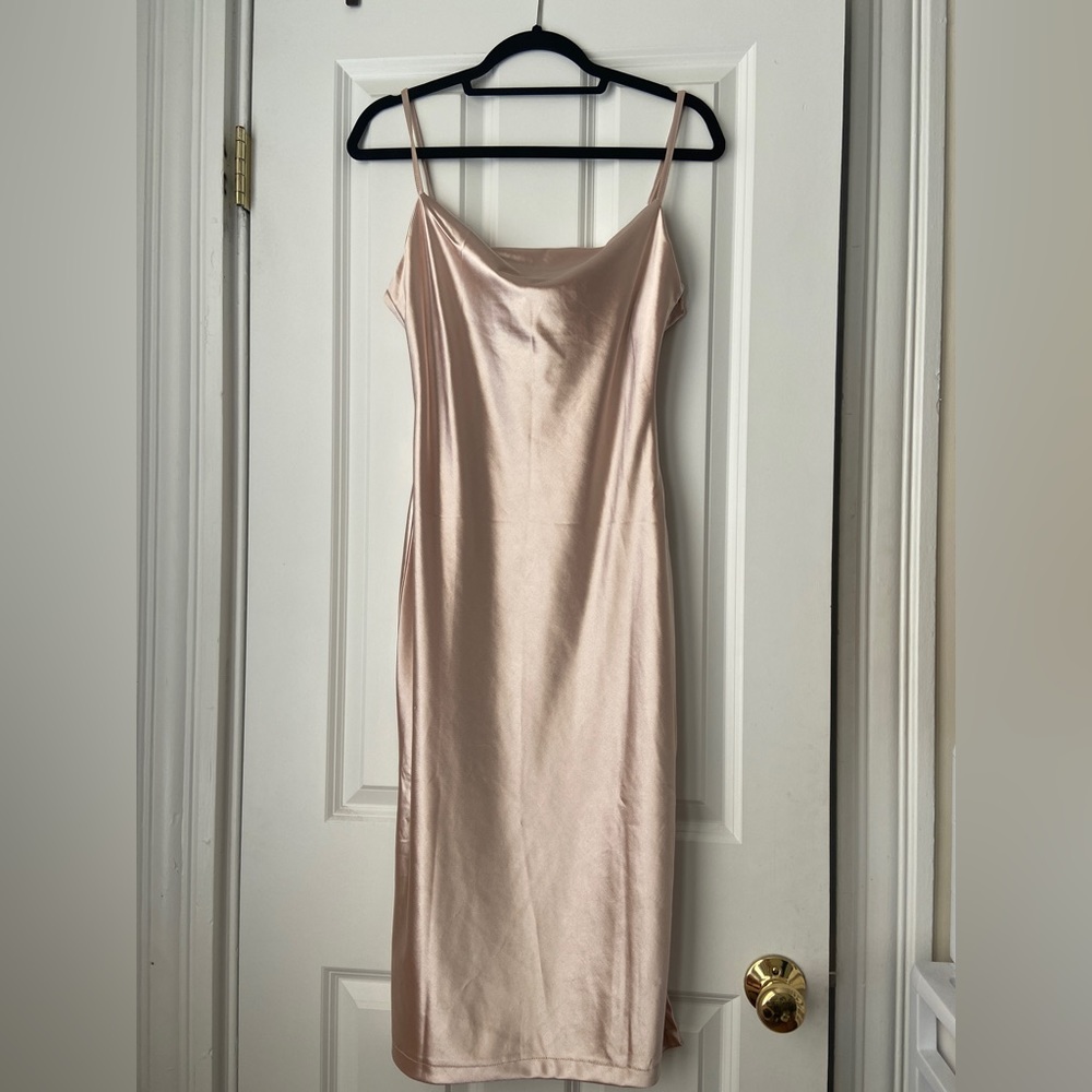 Champagne cocktail midi dress in S